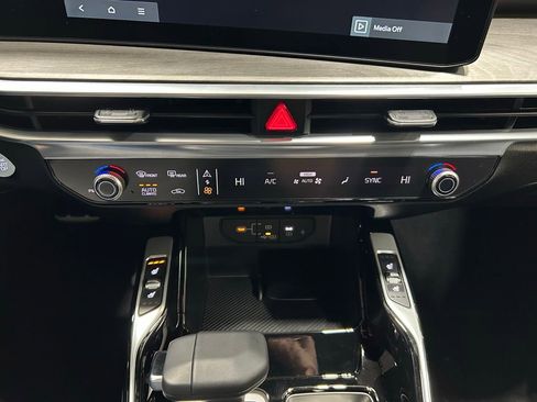 New 2026 Kia Sorento SX Prestige AWD/4WD image 24