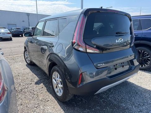 Used 2025 Kia Soul LX FWD image 33