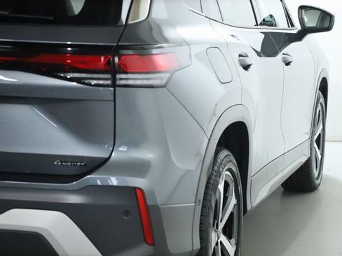 Certified 2025 Volkswagen Tiguan SE AWD/4WD image 44
