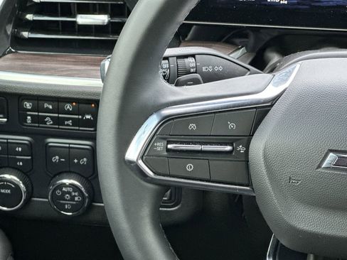 Certified 2025 Chevrolet Suburban Z71 w/ Comfort Package image 20