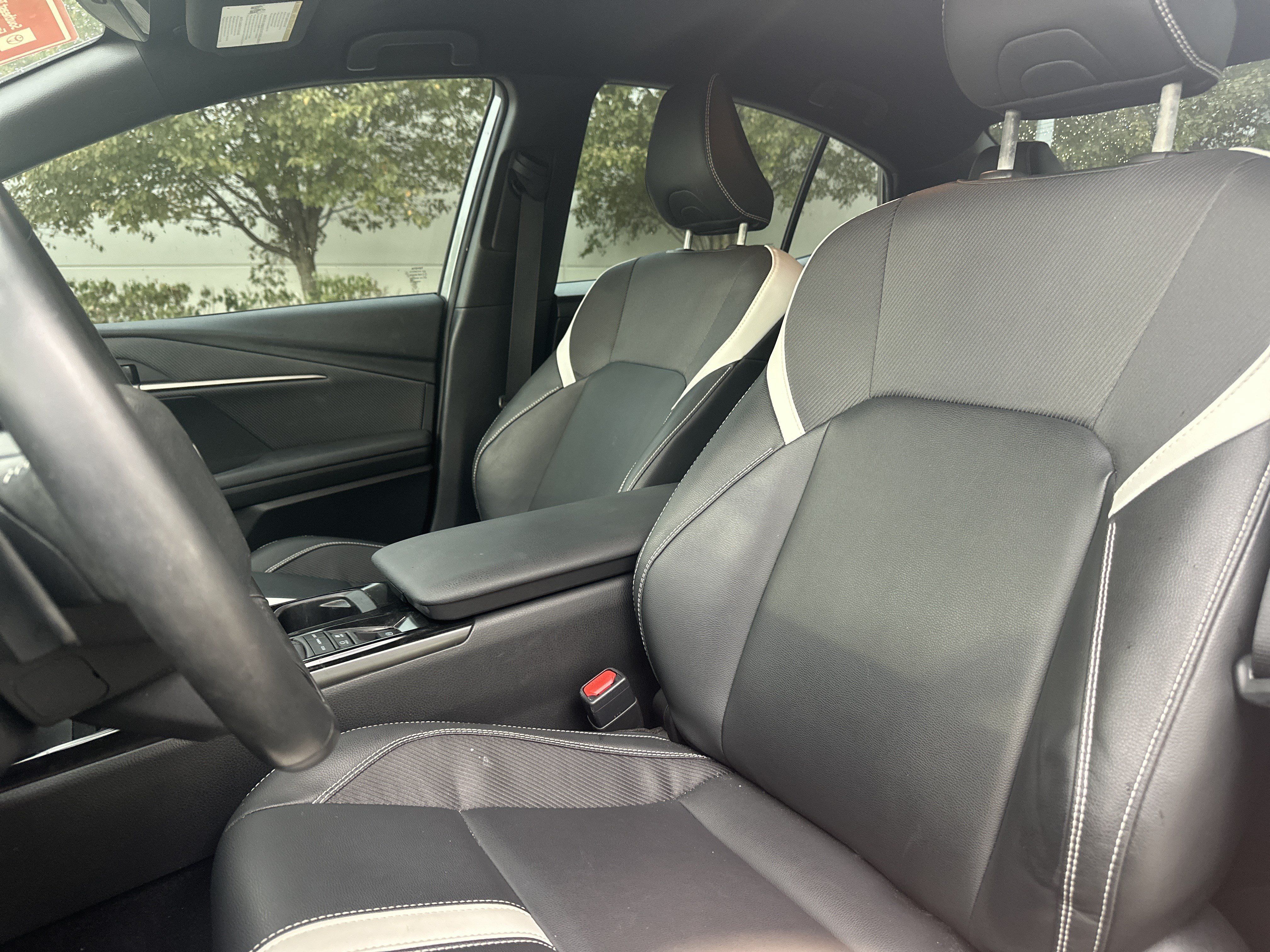 Used 2025 Toyota Camry SE w/ Convenience Package FWD image 15