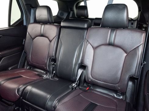 Used 2025 Honda Pilot Black Edition image 24