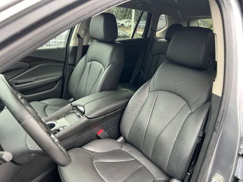 Used 2019 Buick Envision Essence image 30