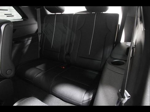 New 2026 Cadillac Vistiq Sport w/ LPO, Floor Liner Package AWD/4WD image 19
