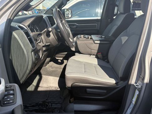 Used 2022 RAM 1500 Big Horn AWD/4WD image 4