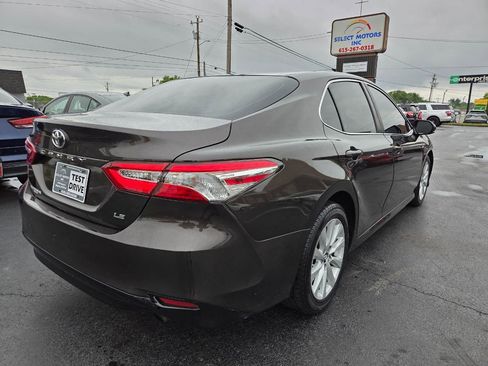 Used 2018 Toyota Camry LE FWD image 5