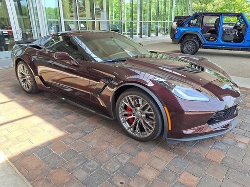 Used 2017 Chevrolet Corvette Z06 RWD image 4