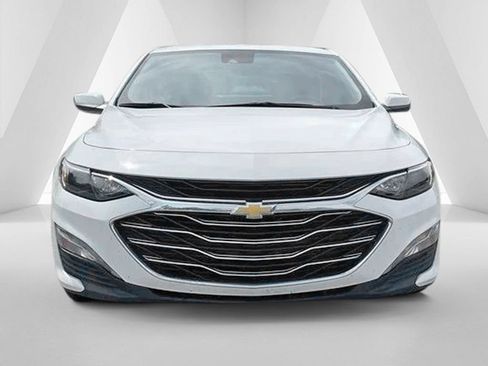 Used 2024 Chevrolet Malibu LT FWD image 2