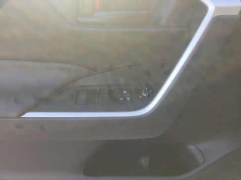 Used 2019 Toyota RAV4 LE image 15