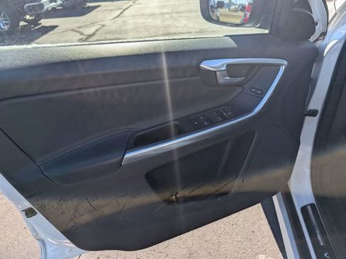 Used 2017 Volvo XC60 T6 Dynamic w/ Climate Package image 15