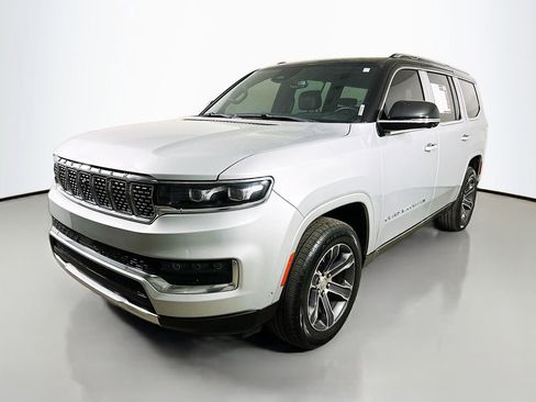 Used 2023 Jeep Grand Wagoneer Base image 3