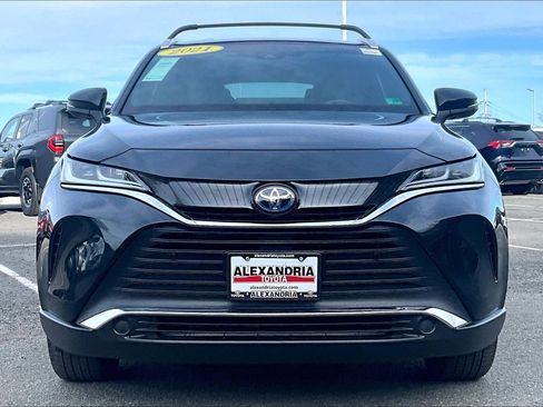 Used 2021 Toyota Venza XLE image 3