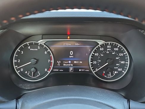 Used 2024 Nissan Sentra SR w/ SR Premium Package image 25