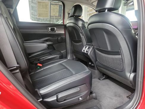 Used 2022 Kia Sorento S FWD image 25