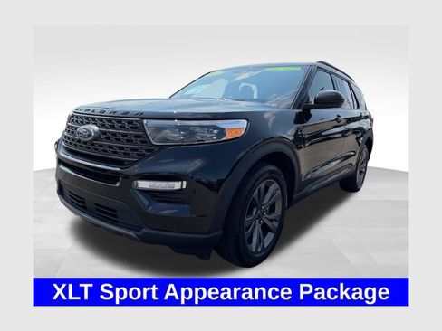 Used 2024 Ford Explorer XLT w/ Equipment Group 202A AWD/4WD image 1