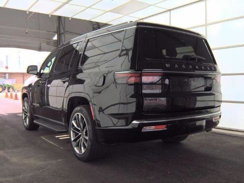 Used 2025 Jeep Wagoneer Series II w/ Premium Group I AWD/4WD image 3