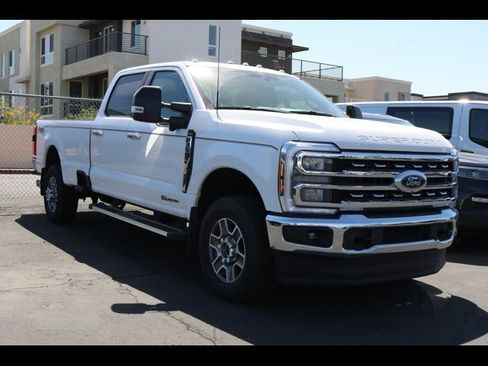 Used 2025 Ford F350 Lariat AWD/4WD image 4