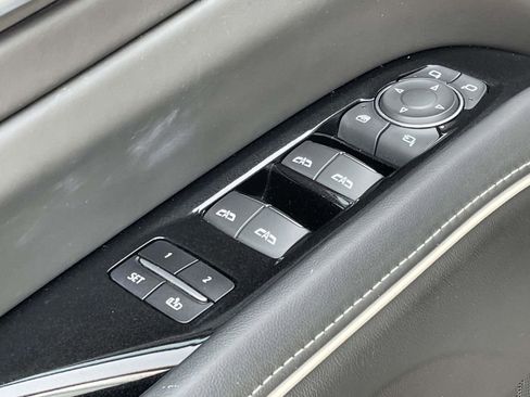 Used 2022 Cadillac Escalade ESV Sport Platinum w/ Heavy-Duty Trailer Package image 18