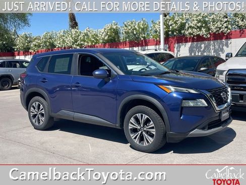 Used 2023 Nissan Rogue SV image 1
