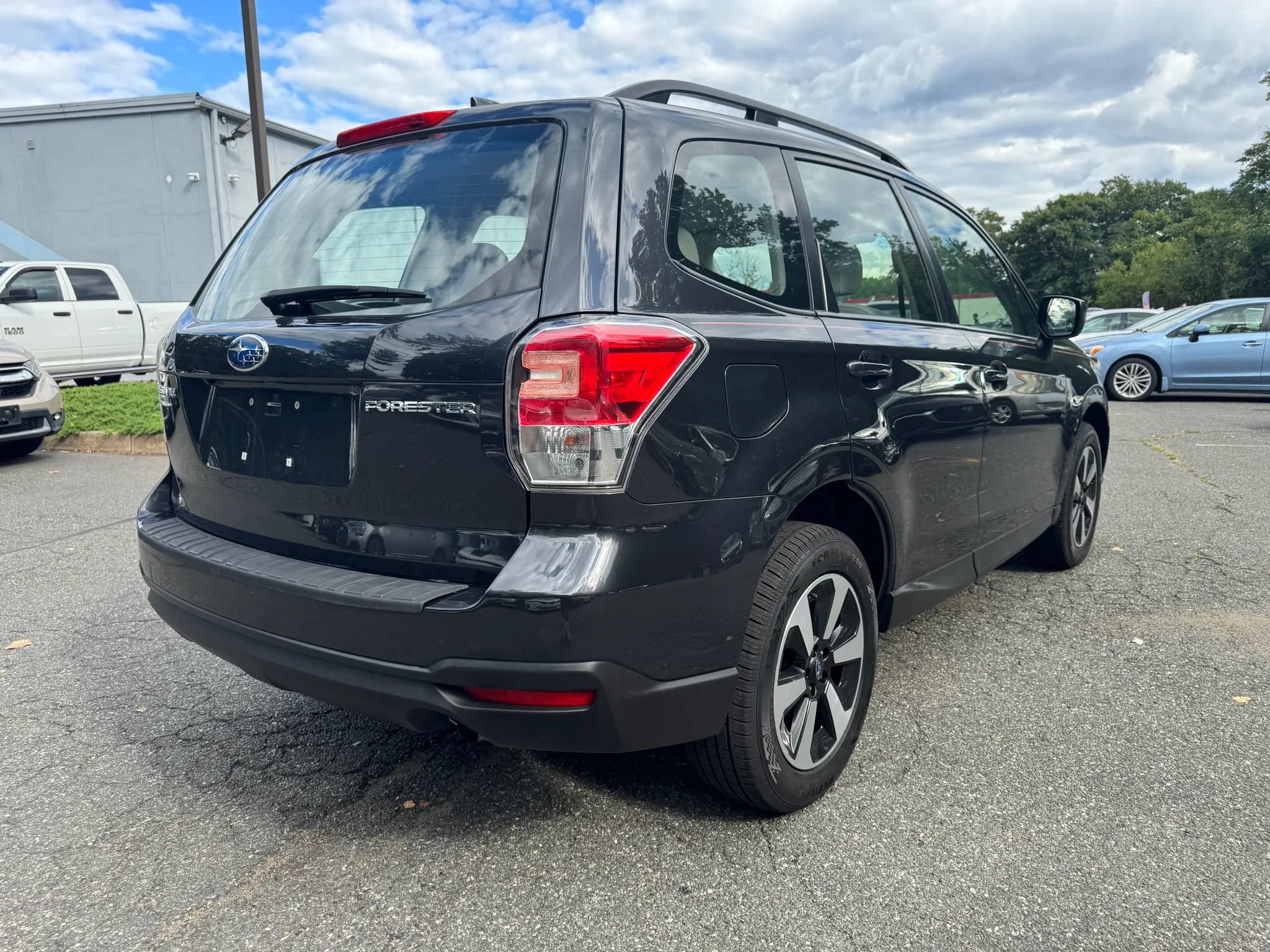 Used 2018 Subaru Forester 2.5i w/ Alloy Wheel Package AWD/4WD image 5