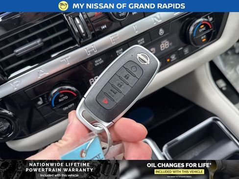 New 2026 Nissan Pathfinder SL AWD/4WD image 28