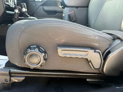 Used 2023 Jeep Wrangler Sport S image 26