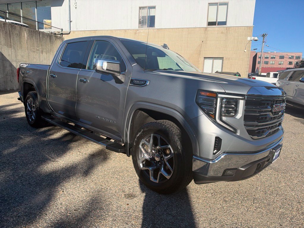 Used 2023 GMC Sierra 1500 SLT w/ SLT Premium Package AWD/4WD image 8