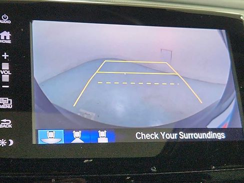 Used 2018 Honda Pilot Touring image 19