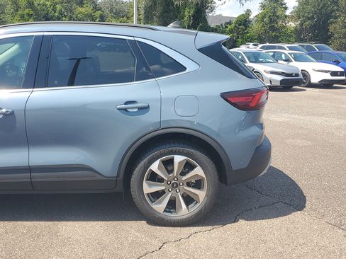 Used 2023 Ford Escape Platinum w/ Premium Technology Package image 11