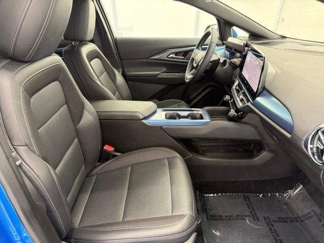 Used 2024 Chevrolet Equinox EV LT w/ LPO, Trailering Package FWD image 21