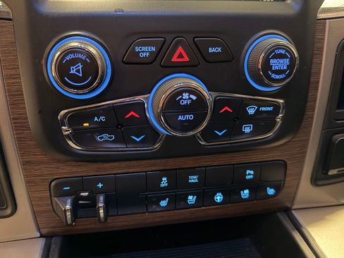 Used 2014 RAM 2500 Laramie w/ Protection Group image 25