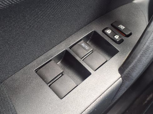 Used 2014 Toyota Corolla LE FWD image 13