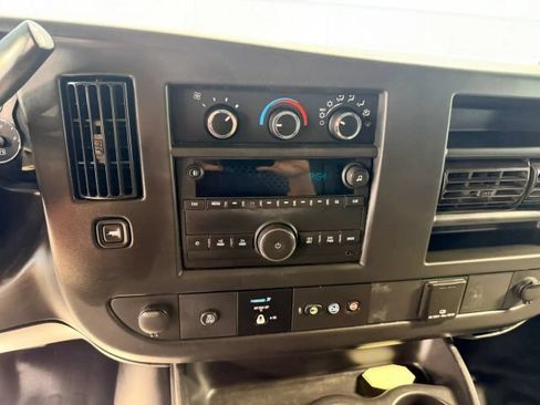 Used 2018 Chevrolet Express 3500 Extended w/ Driver Convenience Package RWD image 10