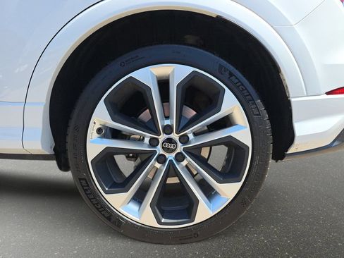 Certified 2022 Audi Q3 2.0T Premium Plus w/ Premium Plus Package AWD/4WD image 36