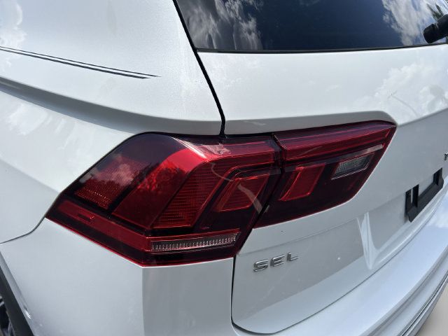 Used 2024 Volkswagen Tiguan SEL R-Line AWD/4WD image 18