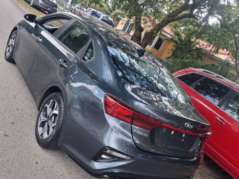 Used 2021 Kia Forte LXS FWD image 7