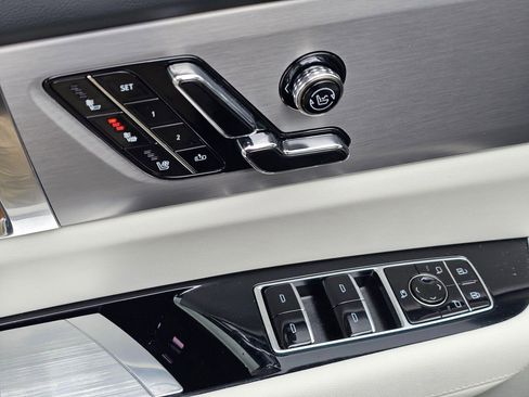 Certified 2026 Cadillac Vistiq Sport AWD/4WD image 25