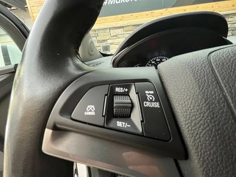 Used 2020 Chevrolet Trax LT w/ LT Convenience Package AWD/4WD image 24