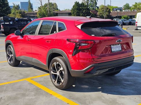 New 2026 Chevrolet Trax RS w/ Driver Confidence Package FWD image 3