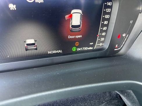 Used 2023 Honda Pilot Elite image 5