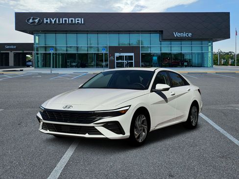 New 2026 Hyundai Elantra Limited FWD image 20