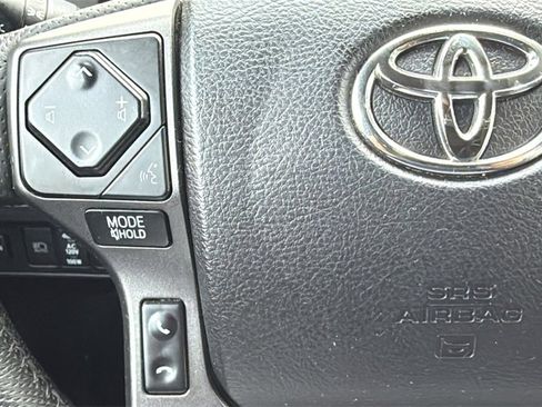 Used 2021 Toyota Tacoma TRD Off-Road image 21