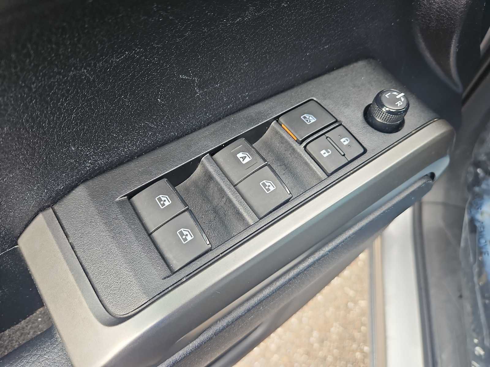 Used 2021 Toyota Tacoma SR5 RWD image 15
