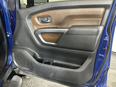 Used 2017 Nissan Titan Platinum Reserve image 35