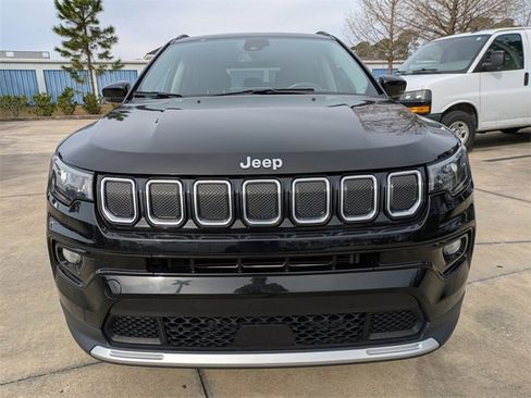 Used 2022 Jeep Compass Limited image 9