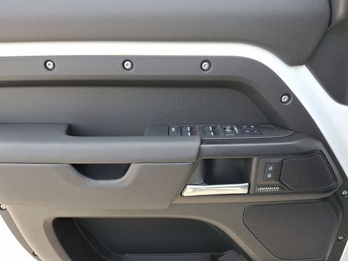 New 2026 Land Rover Defender 110 V8 image 5