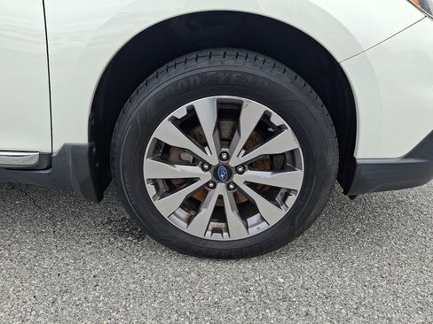 Used 2017 Subaru Outback 3.6R Touring w/ Popular Package #5A image 8