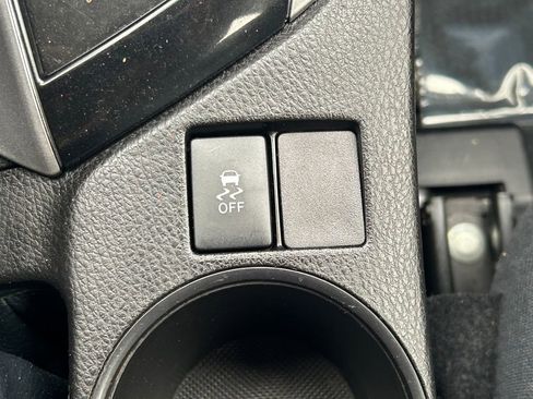 Used 2015 Toyota Corolla L FWD image 26