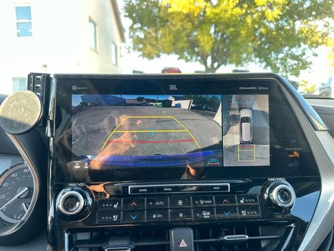 Used 2022 Toyota Highlander Platinum image 14