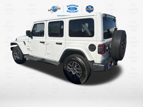 Used 2024 Jeep Wrangler Unlimited Sahara AWD/4WD image 23